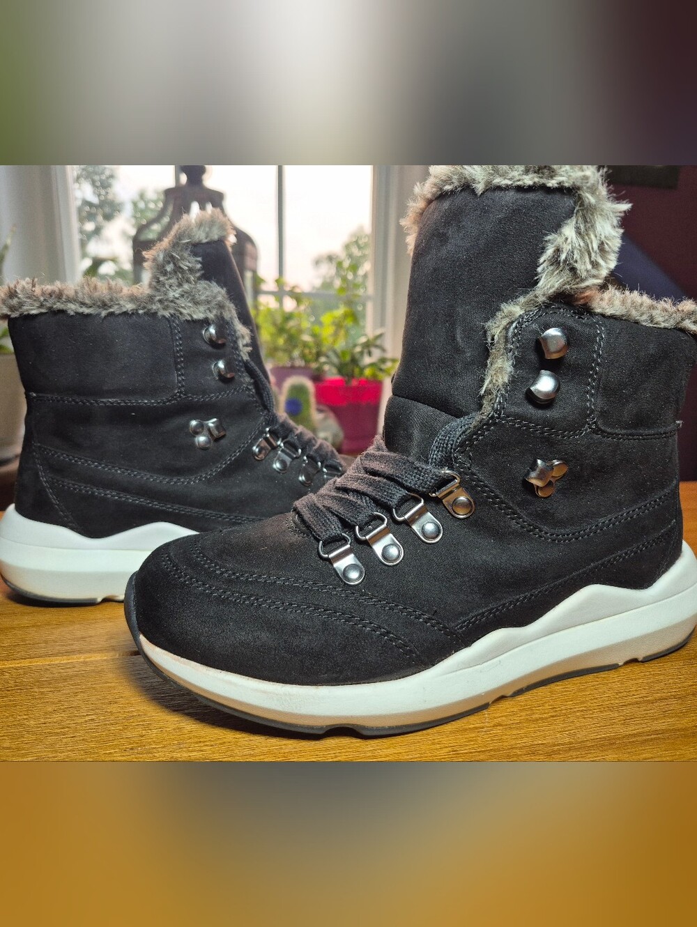 JLO Jennifer Lopez Hiker Boots - Size 7.5